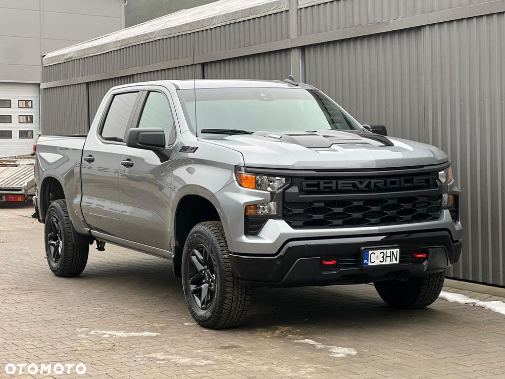 Chevrolet Silverado - 8