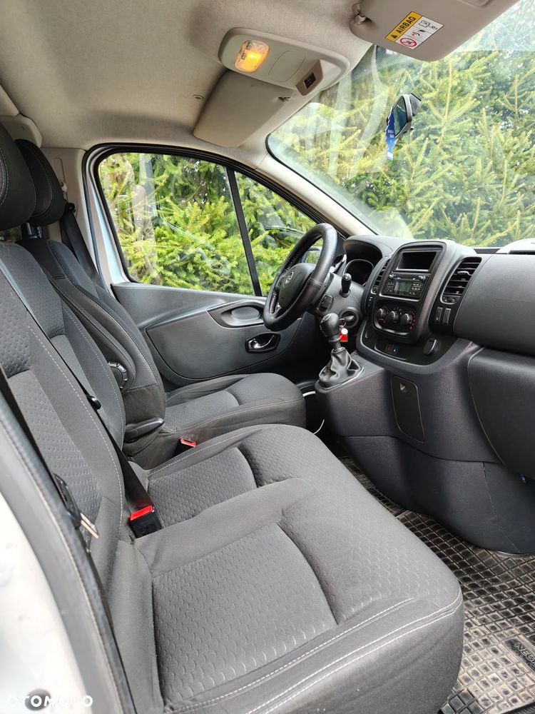 Opel Vivaro - 10