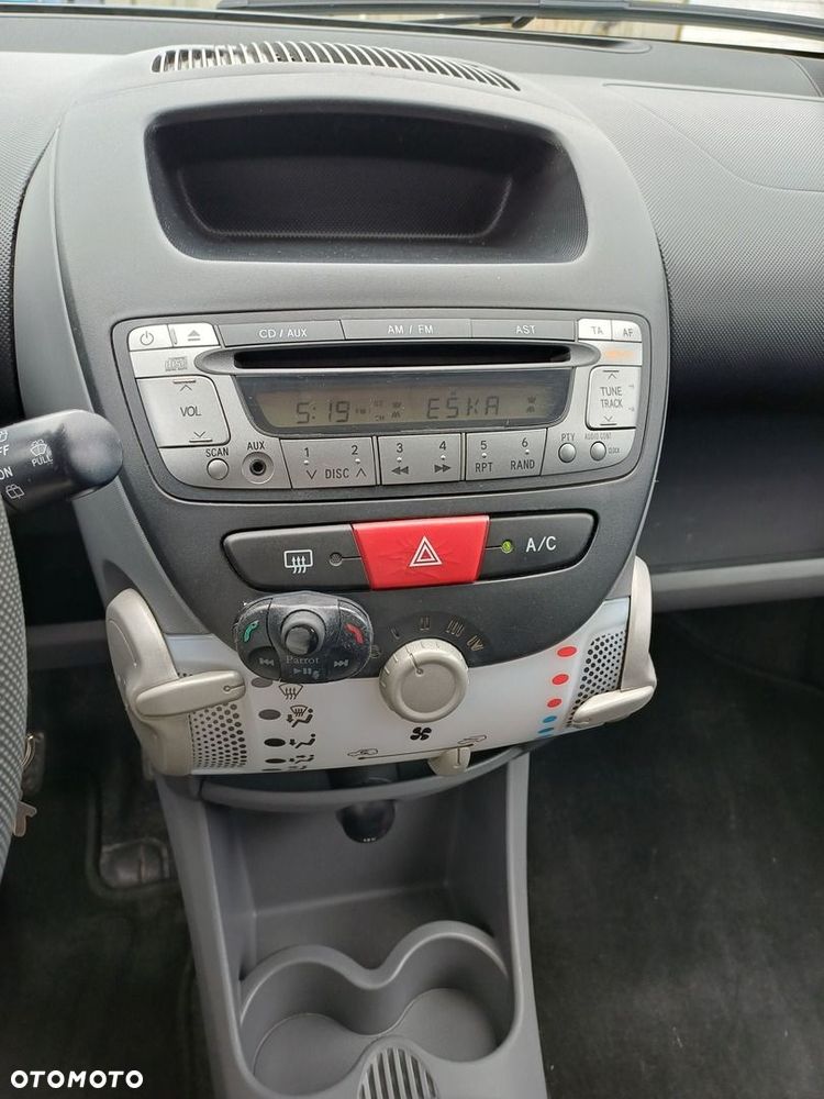 Peugeot 107 1.0 Happy - 17
