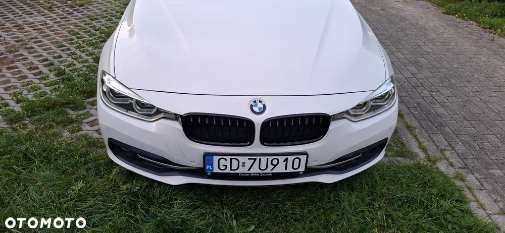 BMW Seria 3 330i Sport Line - 11