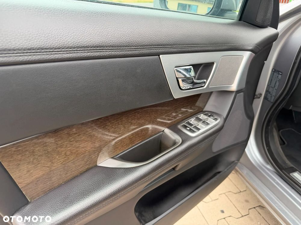 Jaguar XF 3.0 V6 D Premium Luxury - 14