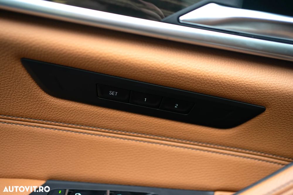 BMW Seria 5 530e Aut. Luxury Line - 22