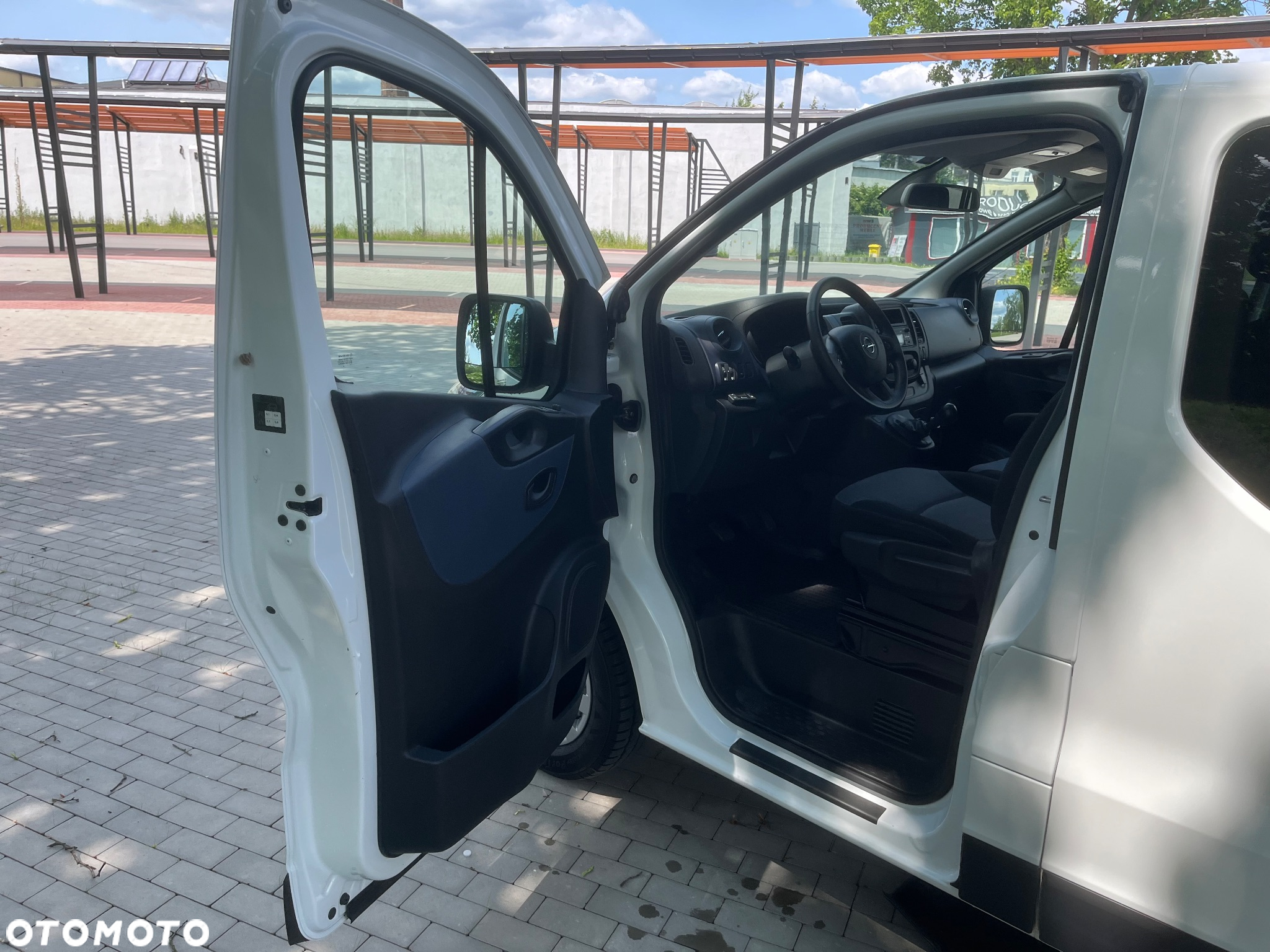 Opel Vivaro - 8