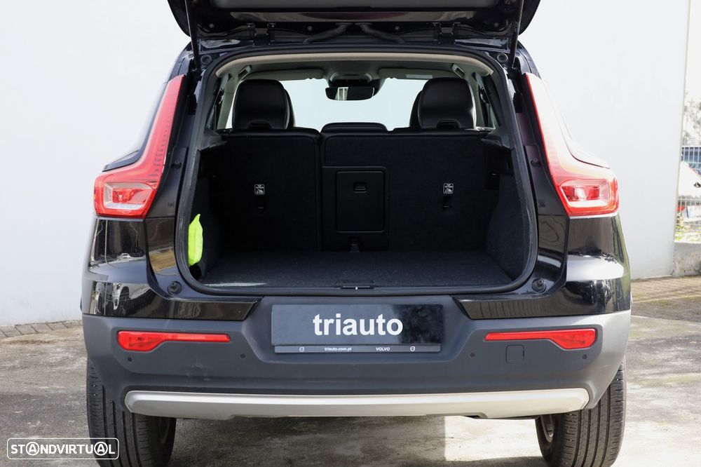 Volvo XC 40 2.0 D3 Momentum Geartronic - 4