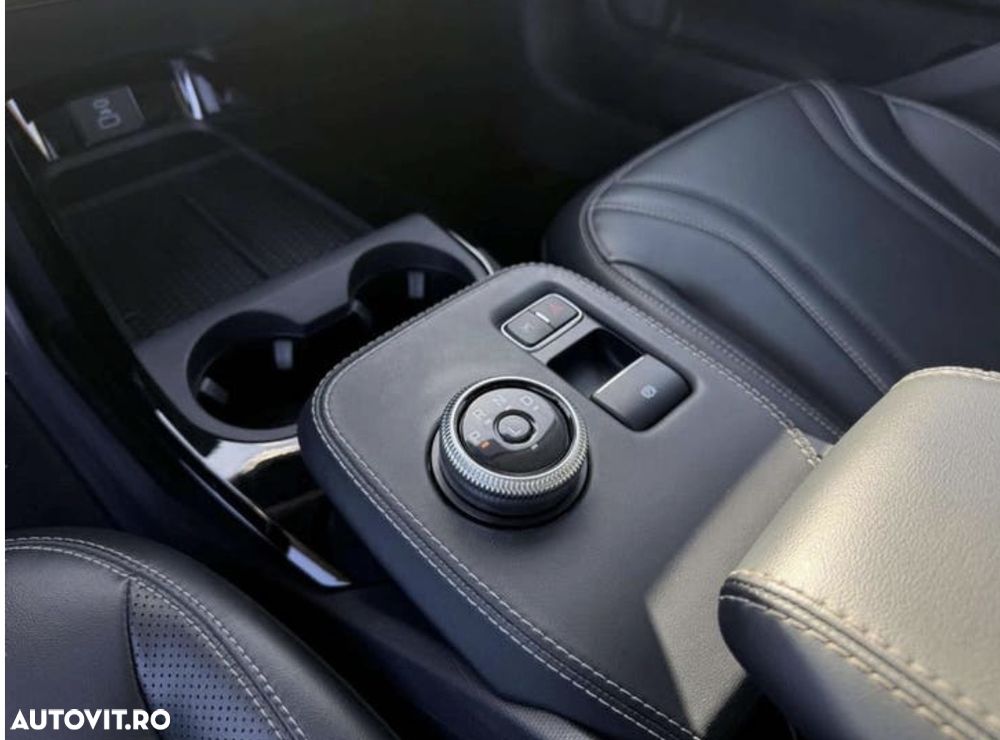 Ford Mustang Mach-E PREMIUM - 6