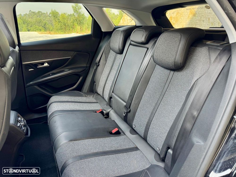 Peugeot 3008 1.2 PureTech Allure EAT6 - 8