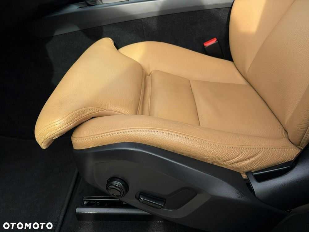 Volvo XC 60 T4 Momentum Pro - 13