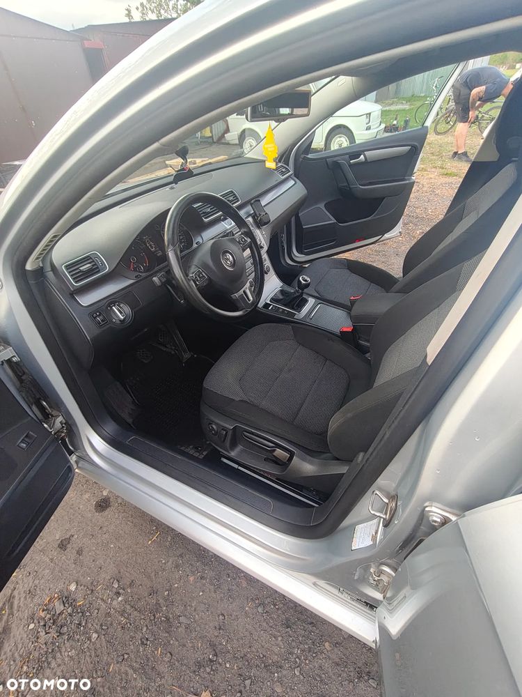 Volkswagen Passat 2.0 TDI Highline - 9