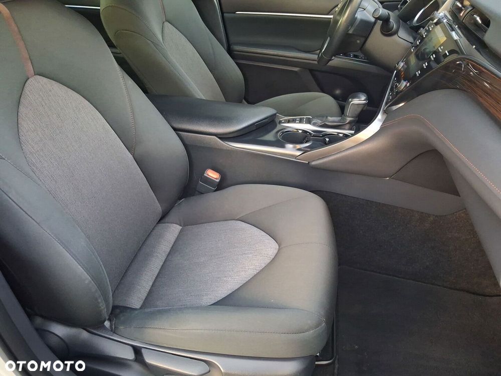 Toyota Camry 2.5 Hybrid Prestige CVT - 23