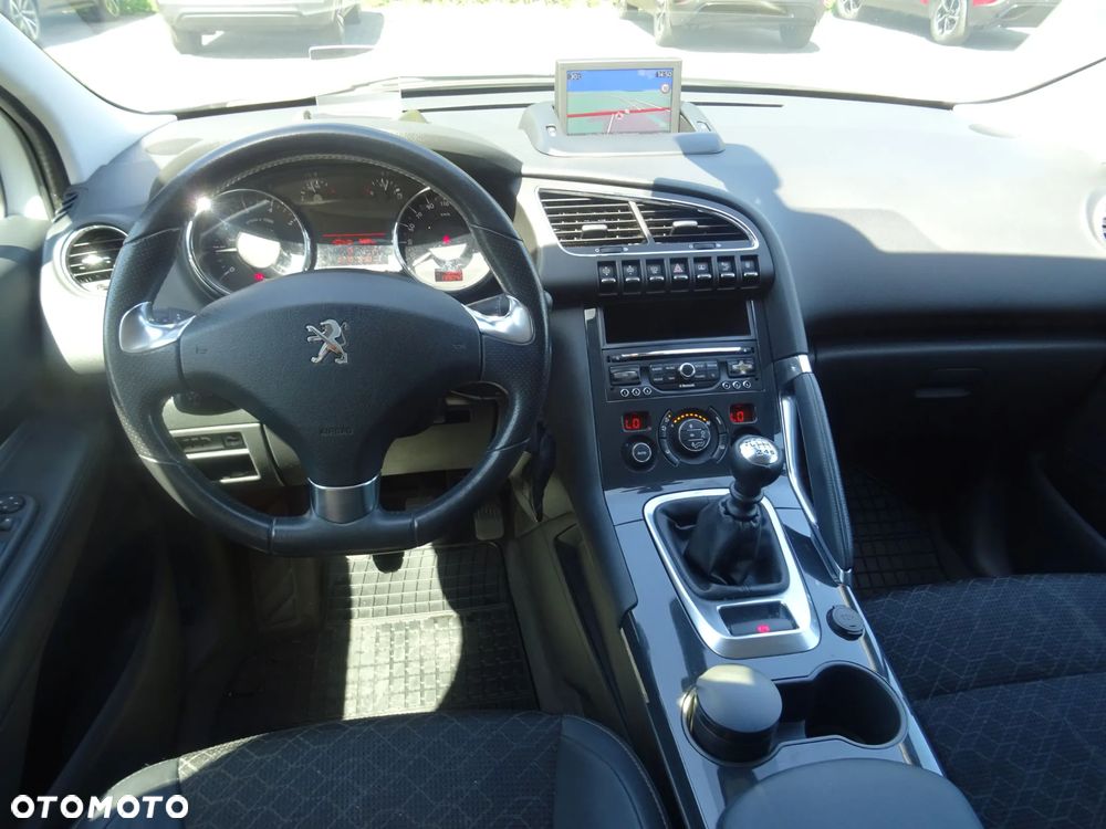 Peugeot 3008 1.2 PureTech Allure S&S - 11