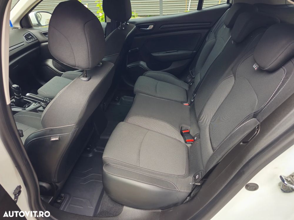Renault Megane Blue dCi 116 Life - 10