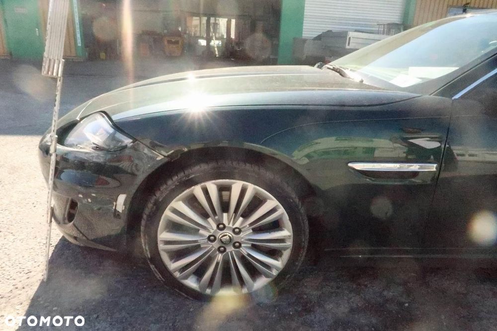 Jaguar XK 5.0 Portfolio - 8