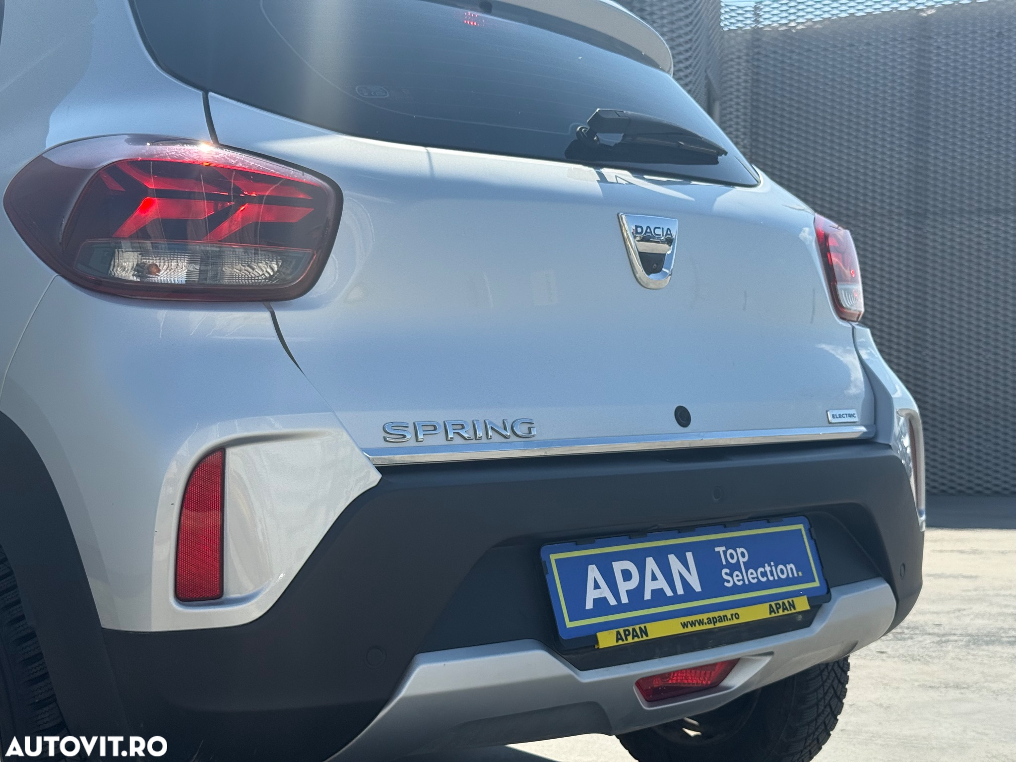 Dacia Spring Expression - 9