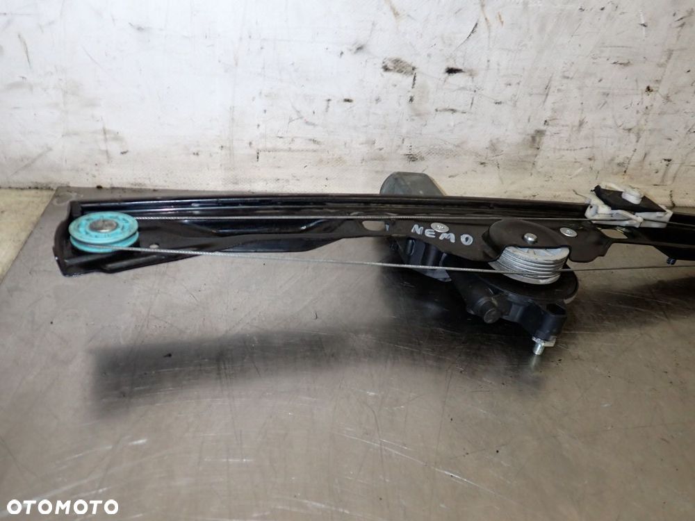 PODNOŚNIK SZYB PRAWY PRZÓD CITROEN NEMO 1.4 - 2