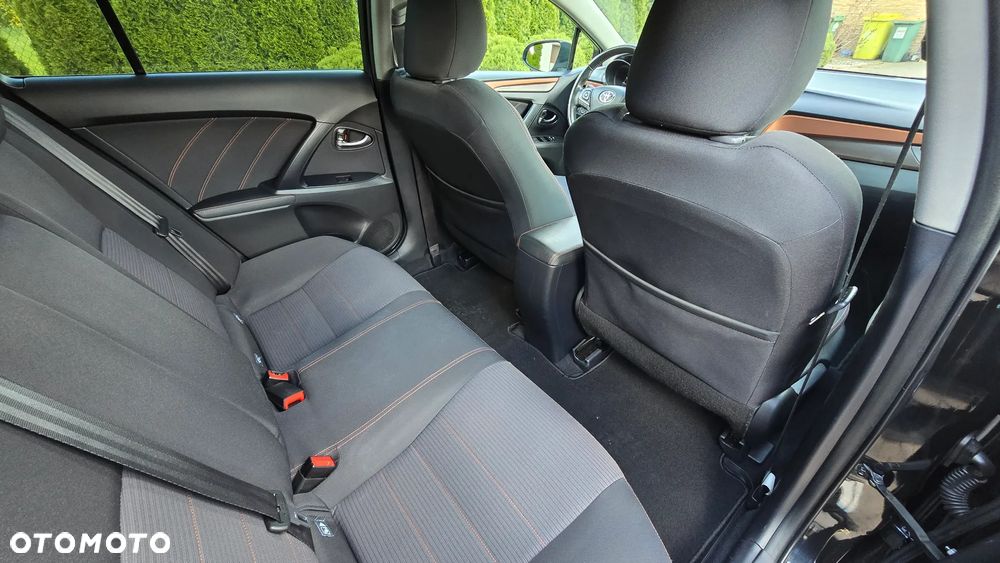 Toyota Avensis - 33