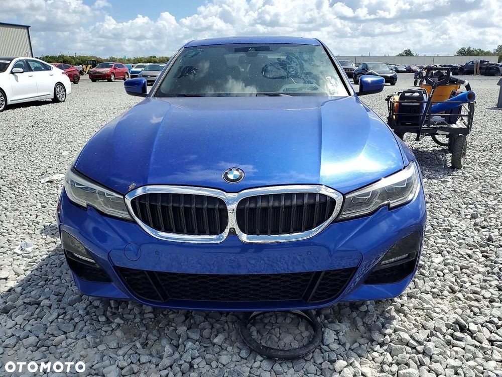 BMW Seria 3 330i xDrive M Sport - 5