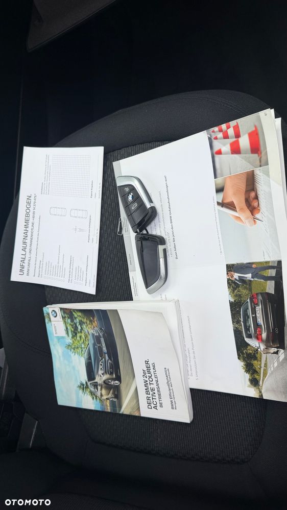 BMW Seria 2 218d - 14