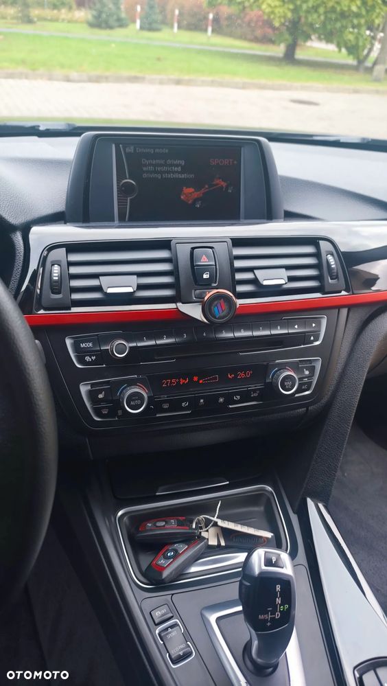 BMW Seria 3 328i Sport-Aut Sport Line - 31