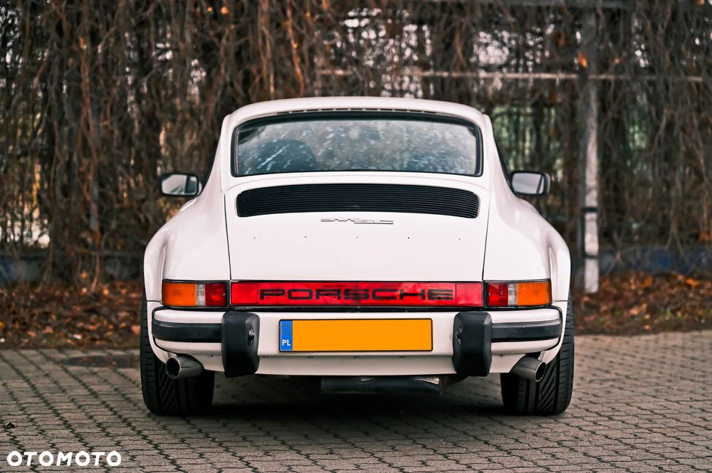 Porsche 911 - 12