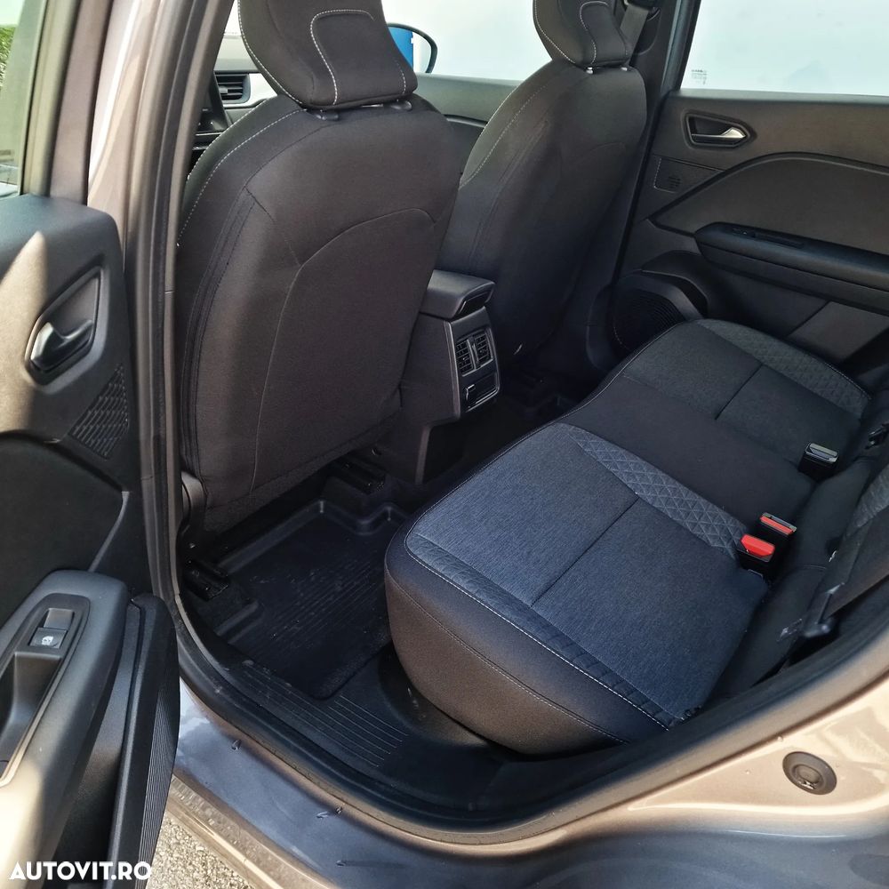 Renault Captur MHEV 140 Techno - 12