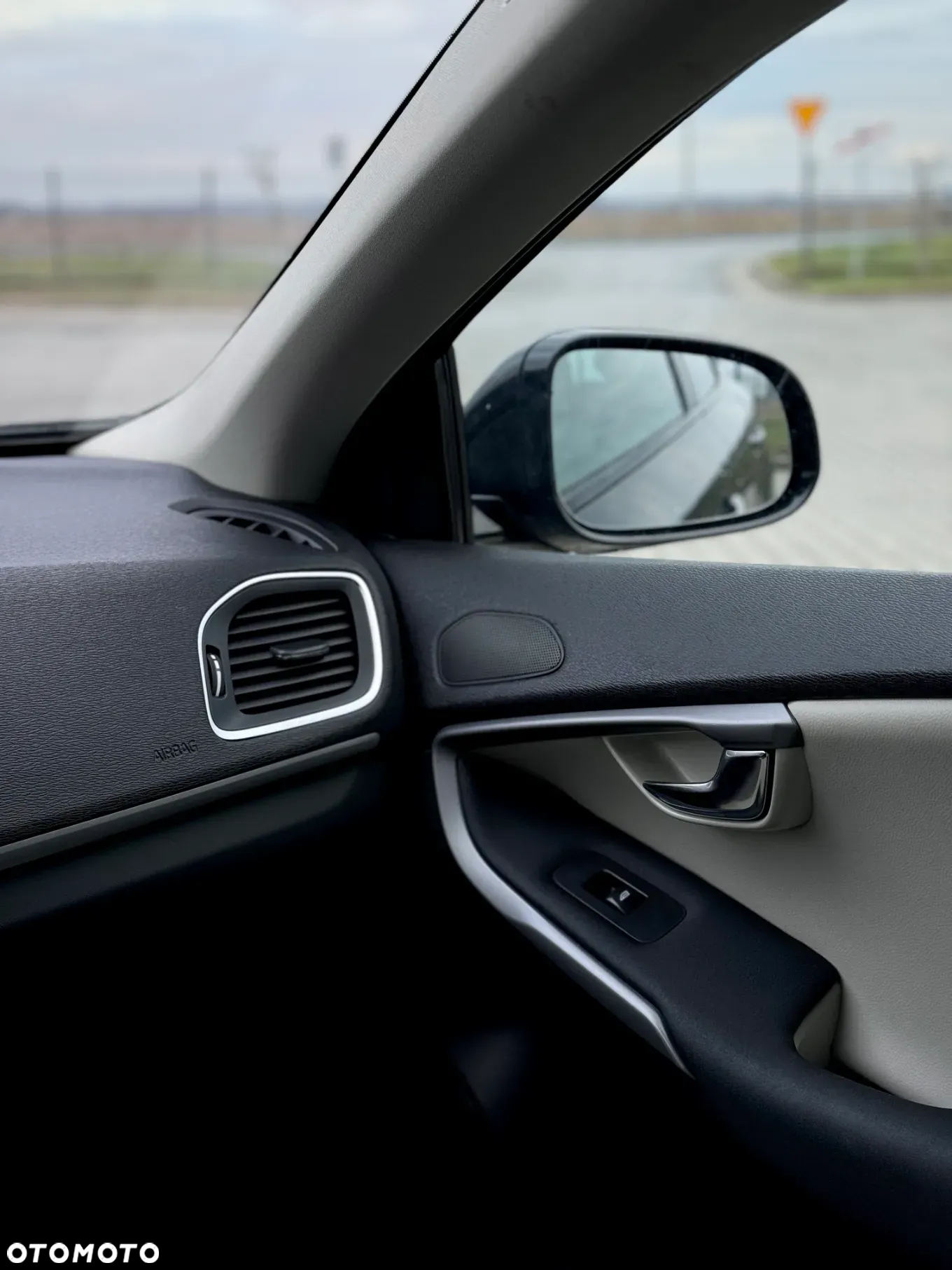 Volvo V40 - 22