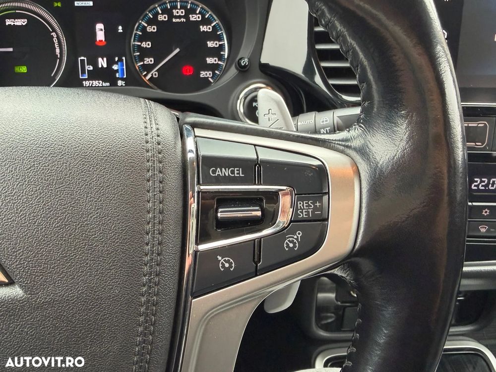 Mitsubishi Outlander - 21