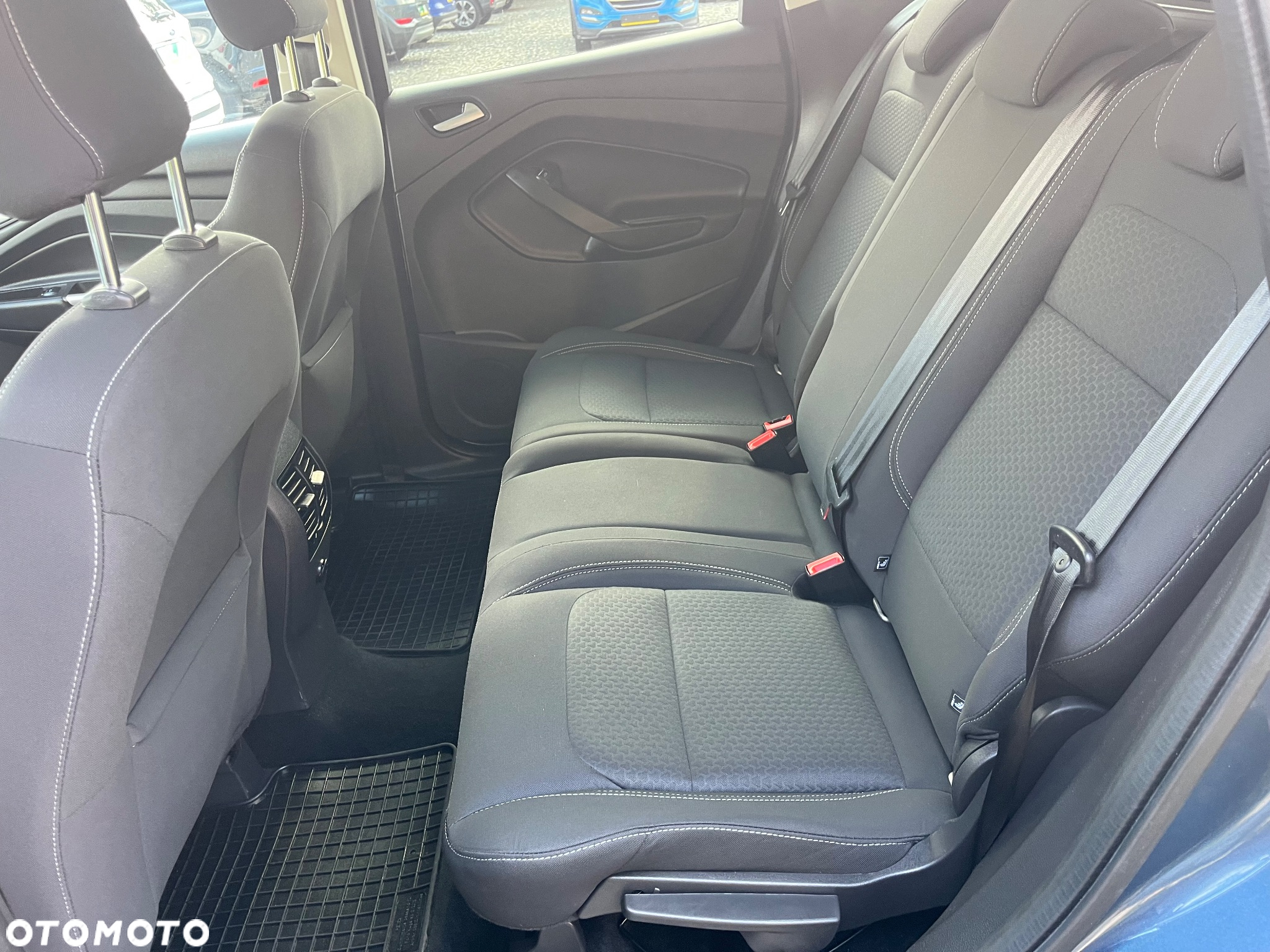 Ford Kuga 1.5 EcoBoost 2x4 Cool & Connect - 12