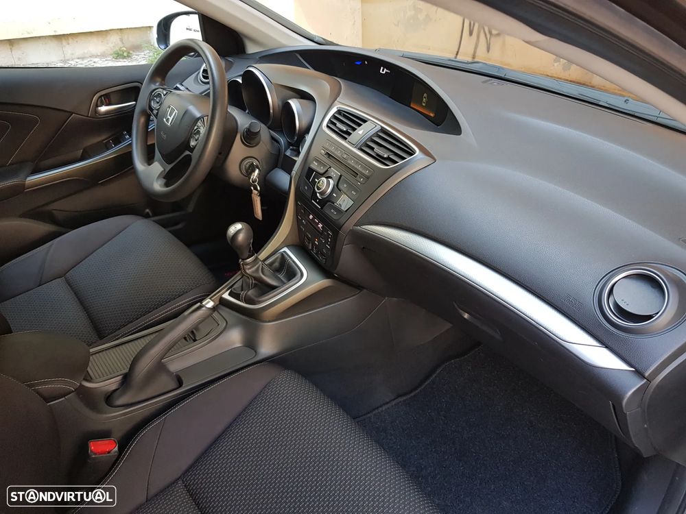 Honda Civic Tourer 1.6 i-DTEC Comfort - 35