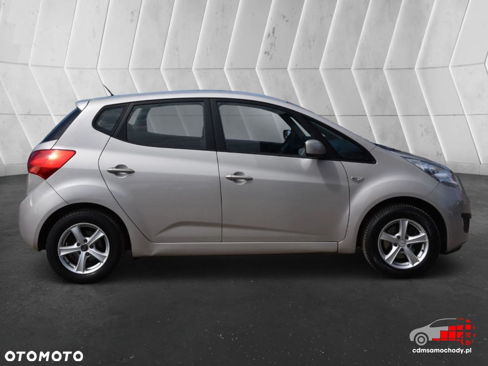 Kia Venga - 11
