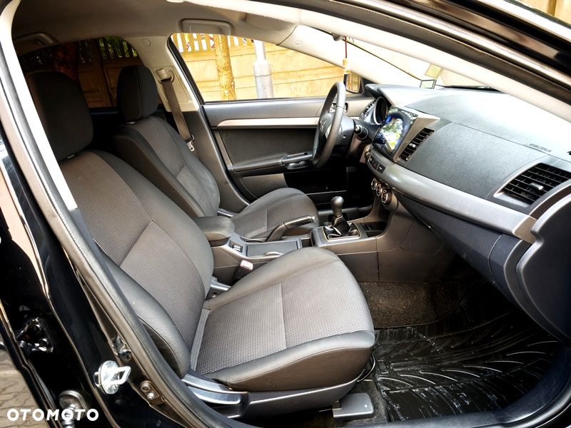 Mitsubishi Lancer 1.6 Invite - 33
