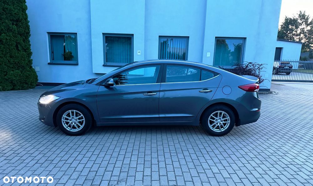 Hyundai Elantra 1.6 Comfort - 2
