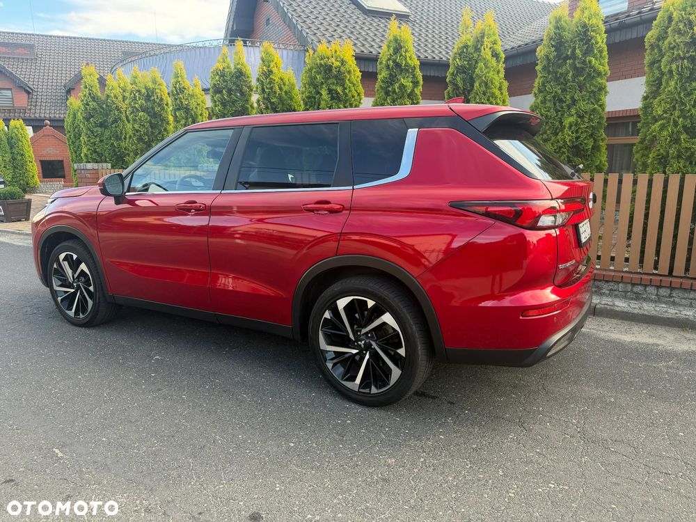 Mitsubishi Outlander - 3