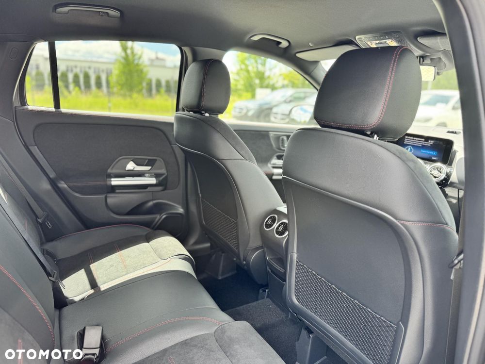 Mercedes-Benz GLA 220 mHEV 4-Matic AMG Line 8G-DCT - 16