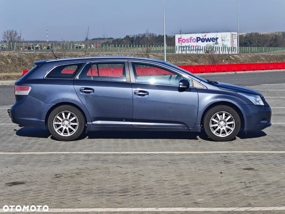 Toyota Avensis 2.0 D-4D Sol plus+NAVI - 2