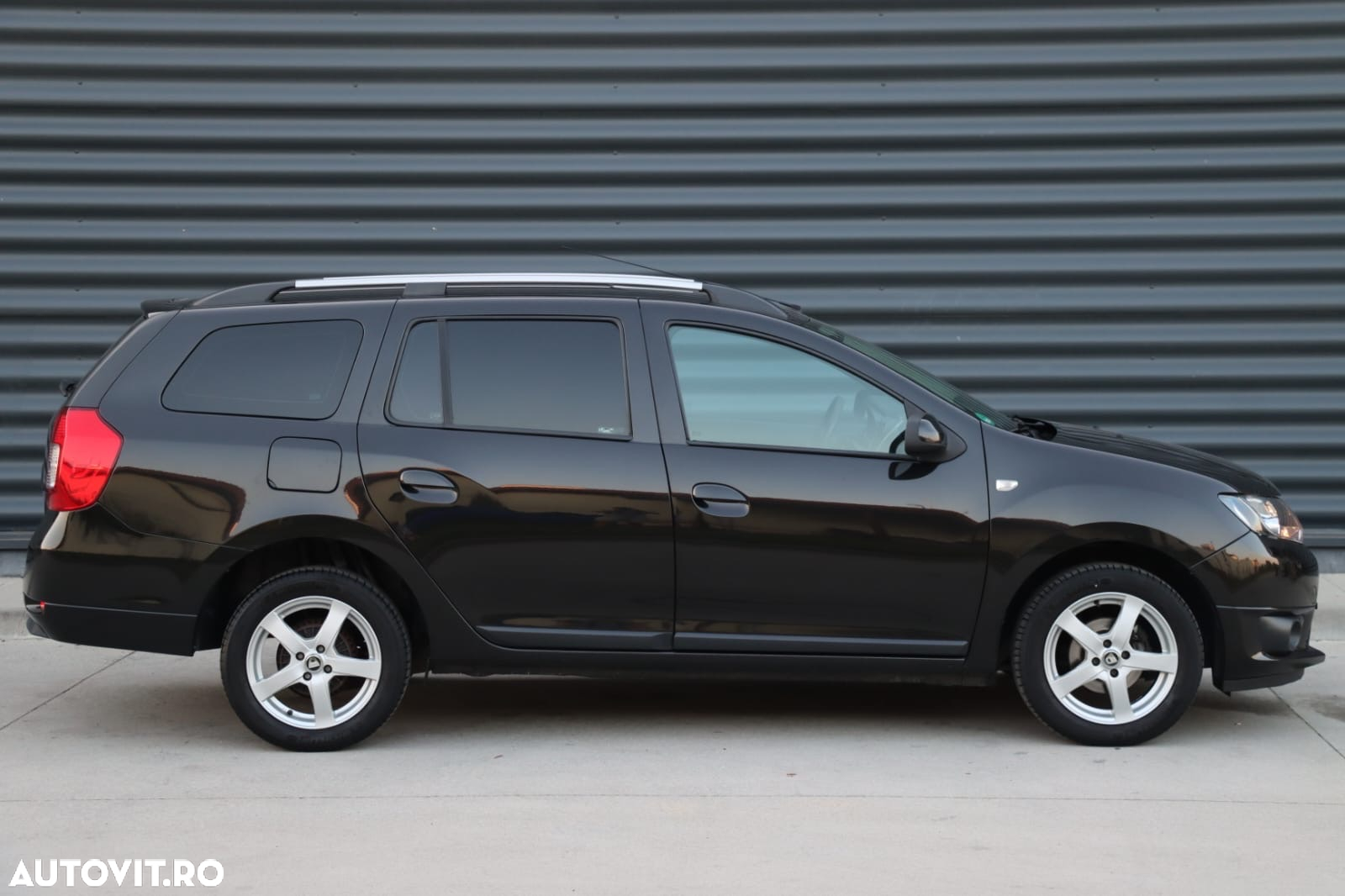 Dacia Logan MCV 1.2 16V 75 Laureate - 13