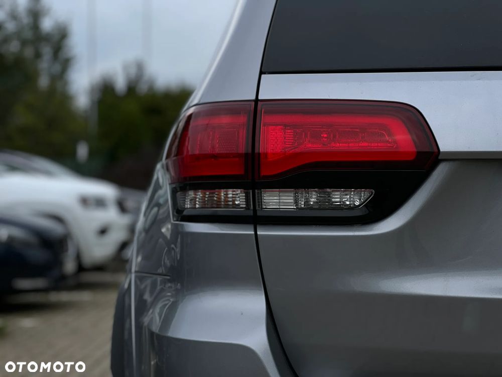 Jeep Grand Cherokee - 13