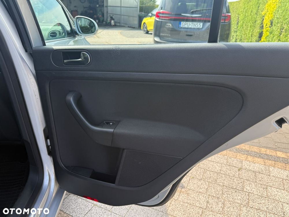 Volkswagen Golf Plus - 13