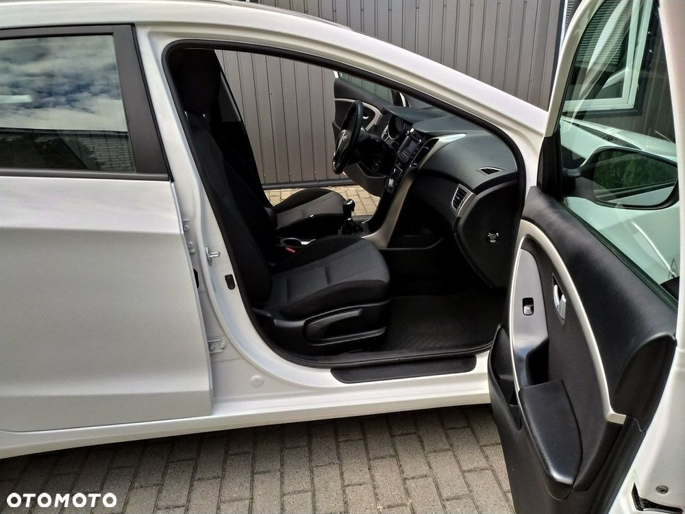 Hyundai i30 1.6 GDI BlueDrive Comfort - 24