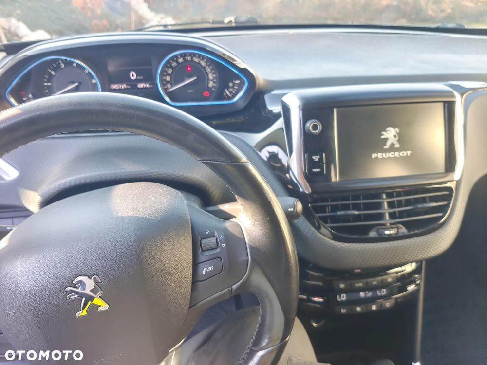Peugeot 2008 1.2 VTi Allure - 19