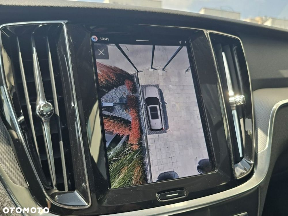 Volvo V60 B4 B DKG Plus Dark - 14
