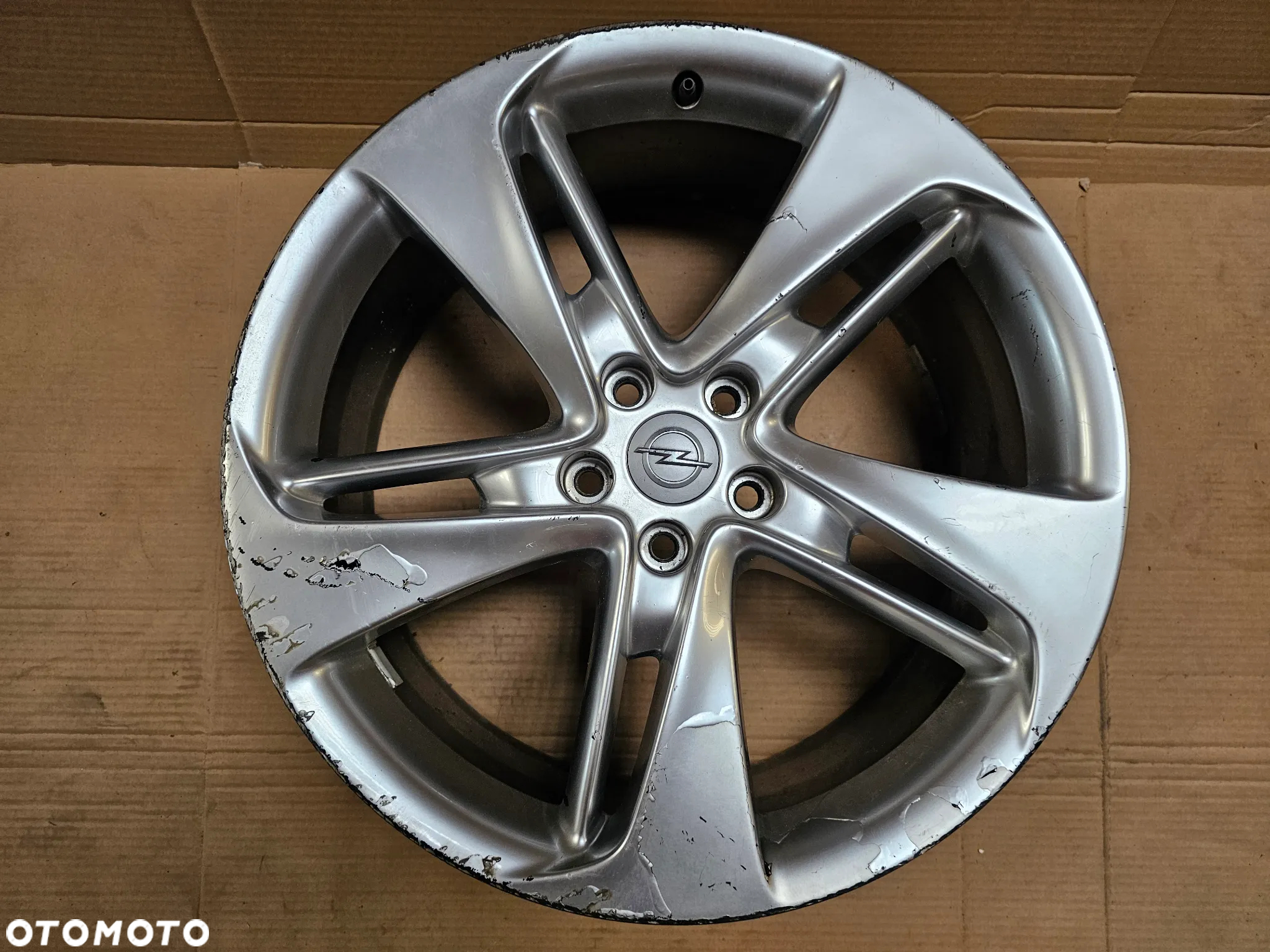 (F50) Opel Astra IV J Coupe Insignia / 8,5Jx20 ET41 5x115 - 4