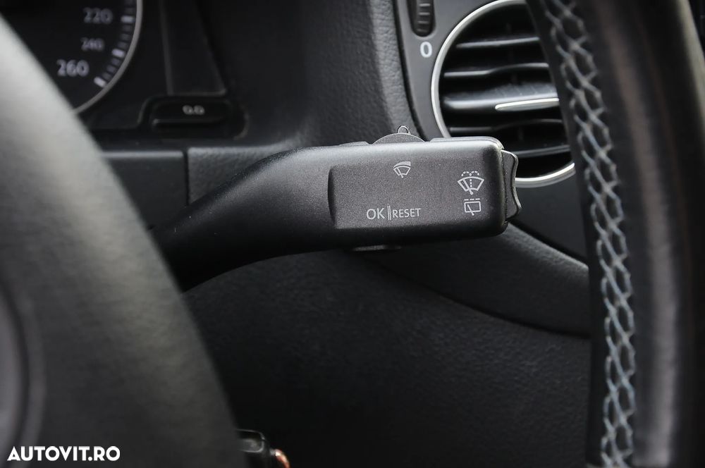 Volkswagen Golf Plus 1.6 FSI Comfortline - 11