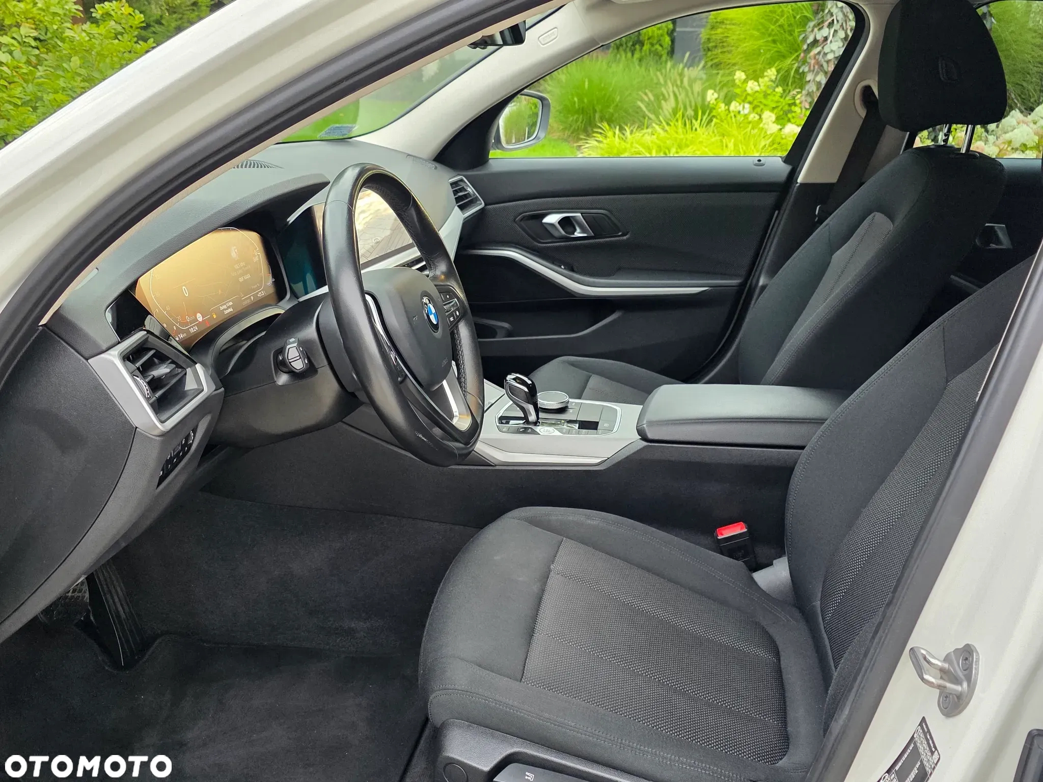 BMW Seria 3 318i Business Edition sport - 30