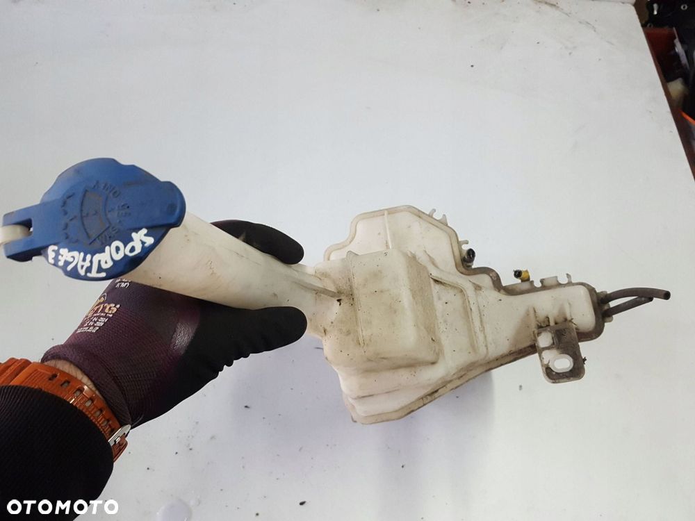 KIA SPORTAGE 3 III 10-15r ZBIORNICZEK SPRYSKIWACZY - 3