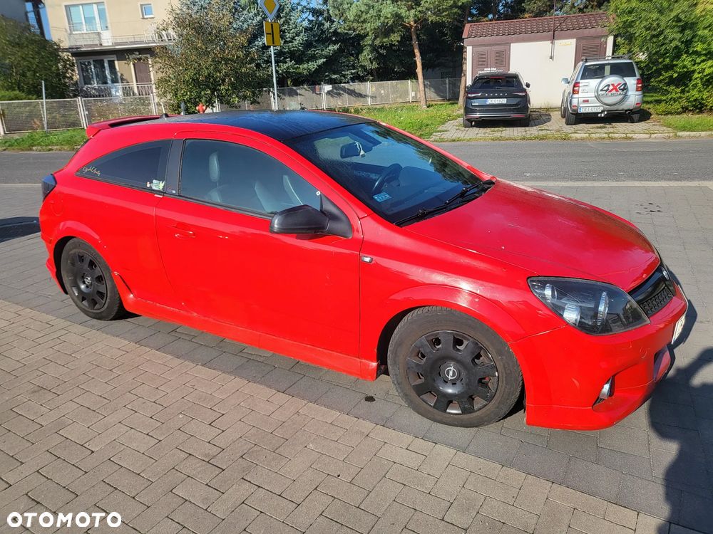 Opel Astra III GTC 2.0 T Sport - 4