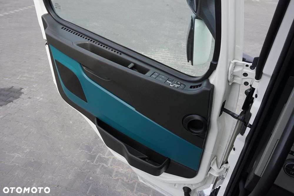 Volvo FM / 500 / 6 X 2 / SKRZYNIOWY + HDS / HMF 3220 K7 / WYS. 18,9 M / OŚ SKRĘTNA - 23