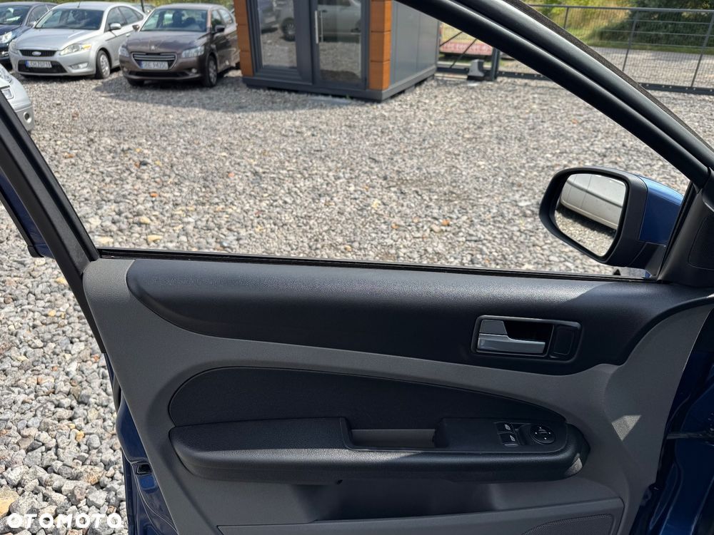 Ford Focus 1.8 TDCi Ghia - 11