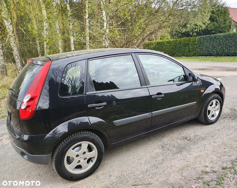 Ford Fiesta 1.3 Ambiente - 16