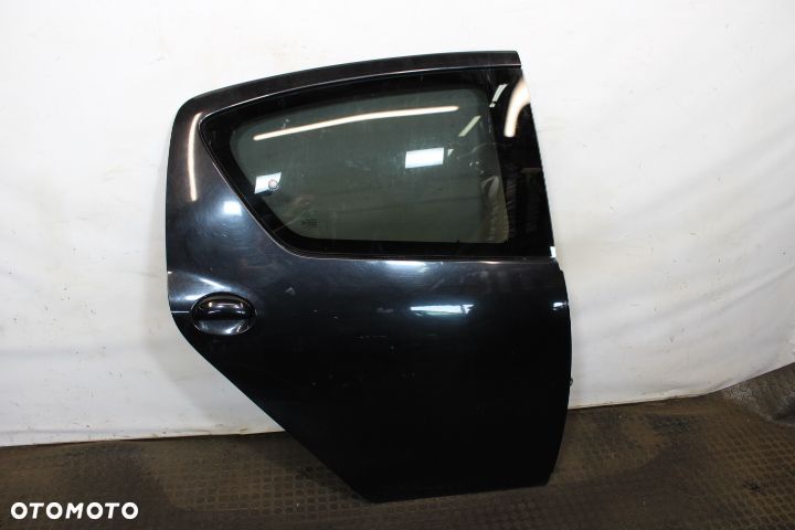 DRZWI PRAWY TYŁ TOYOTA AYGO I 211 - 1