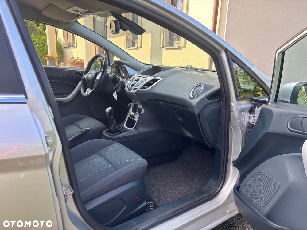 Ford Fiesta 1.4 Titanium - 24